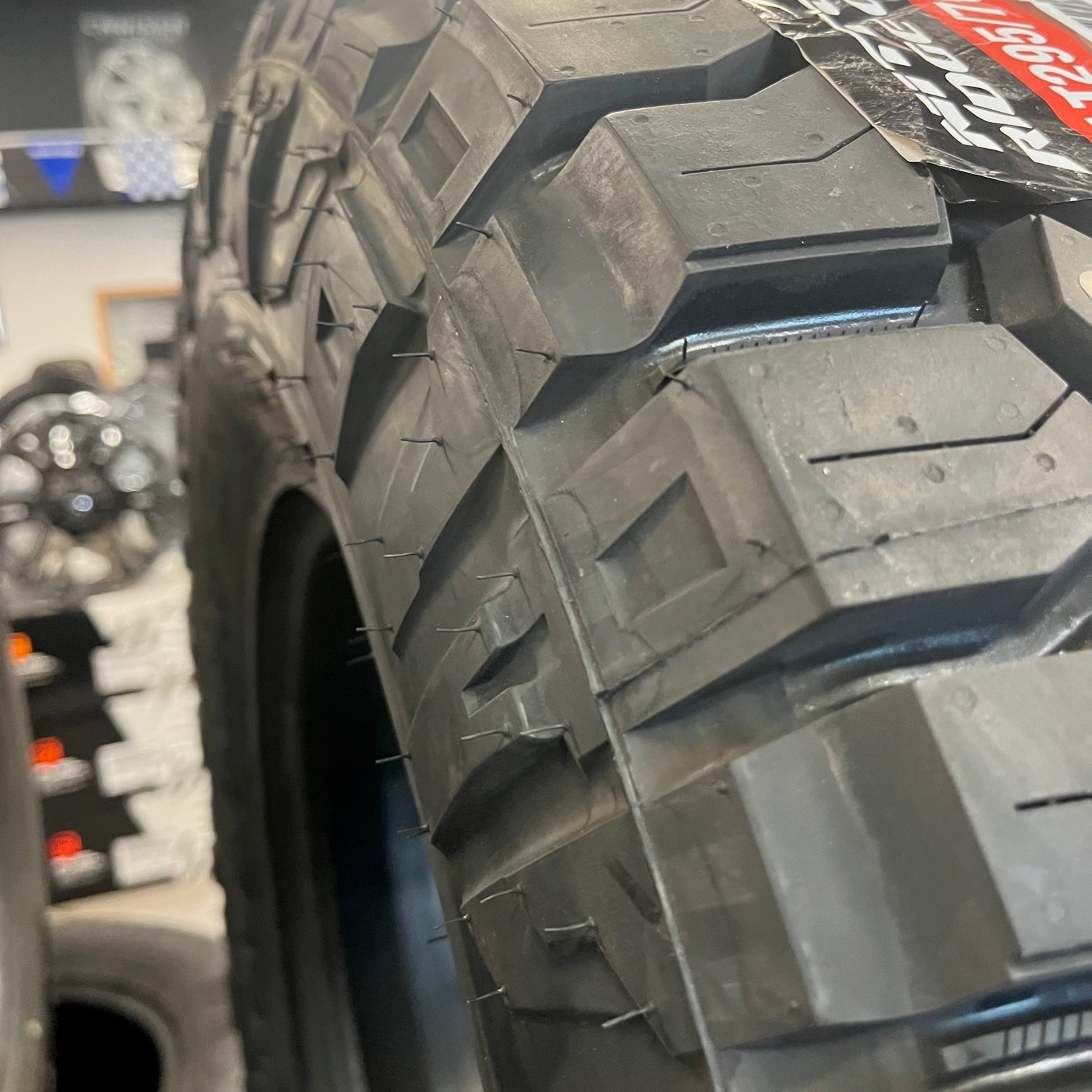 38x13.50r20 Nitto Ridge Grappler