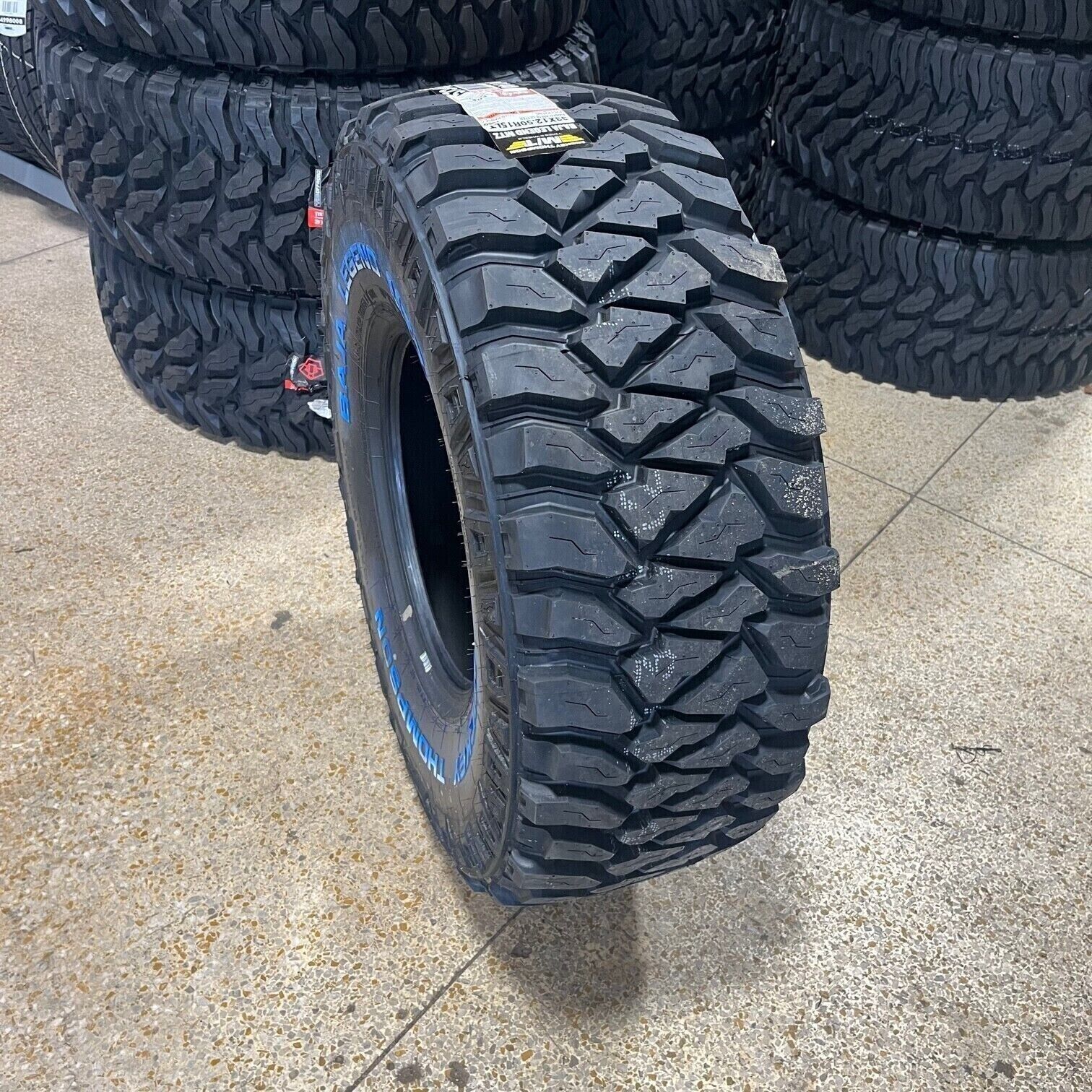 ティートラグモフラップ　ミンコタ Amazon.com: Mickey Thompson Baja Legend EXP LT305/70R16 124